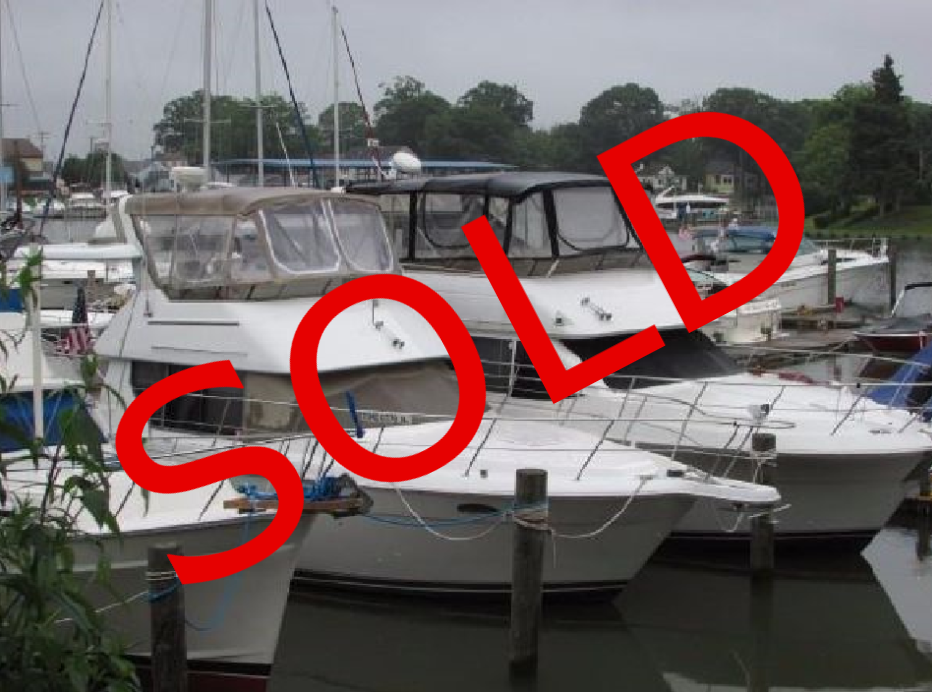 35' 1996 CARVER YACHTS 355 Aft Cabin Essex Marina & Boat Sales