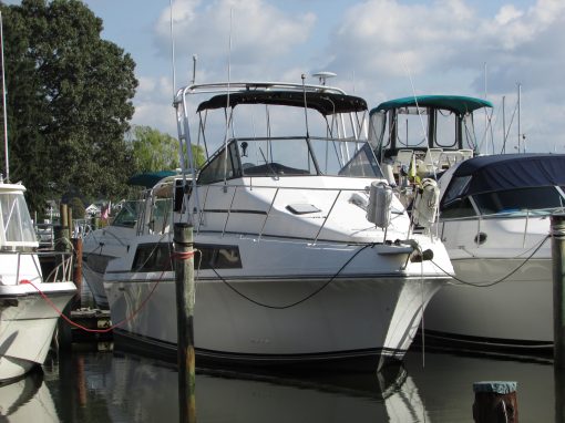 1988 Carver 32′ 3297 Mariner Asking $13,900.00