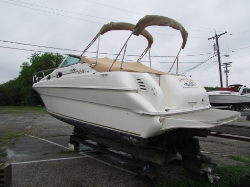 2000 Sea Ray 27′ 270 Sundancer asking $24,900.00