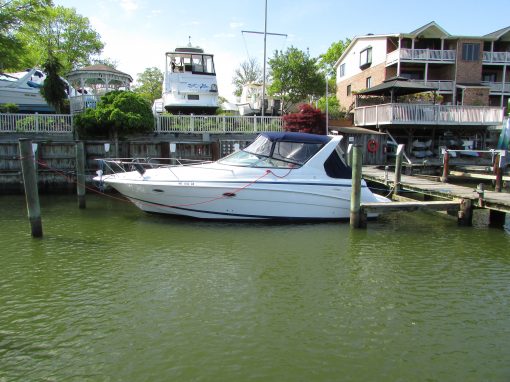 2001 Chris Craft 32′ 328 Express Asking $29,900.00